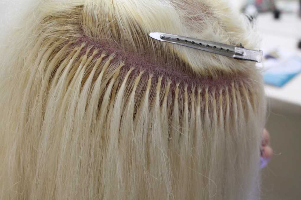 Как наращивают волосы на капсулах
