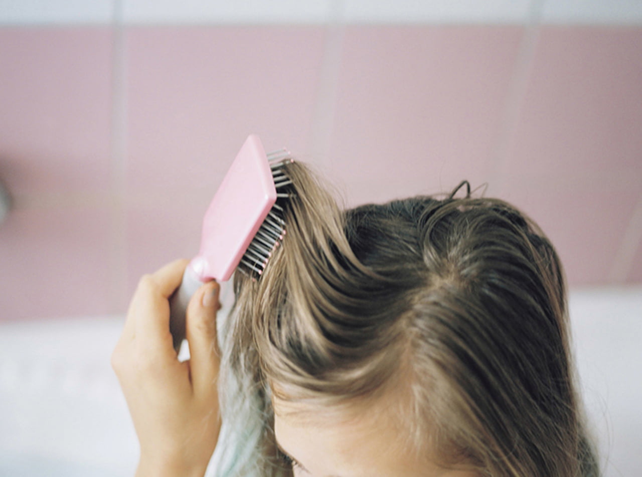 Жирные волосы: как решить проблему самостоятельно и сохранить чистоту волос надолго
