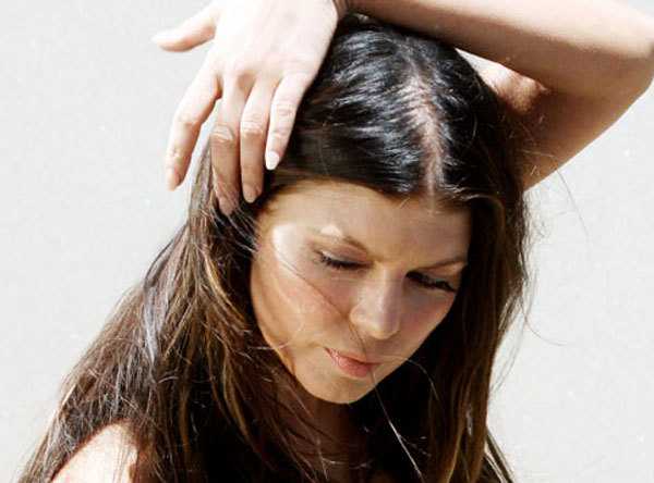 Выпадение волос от стресса: как остановить и предотвратить в будущем