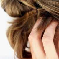 Причины, почему болят корни волос на голове. как определить, что источник боли — именно основания прядей, основные симптомы. способы лечения фолликулов и шевелюры в салоне и дома