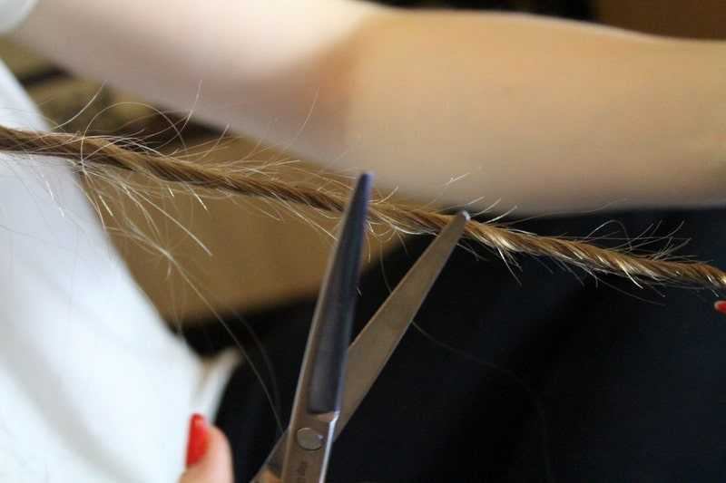 Секущиеся волосы: причины и способы лечения