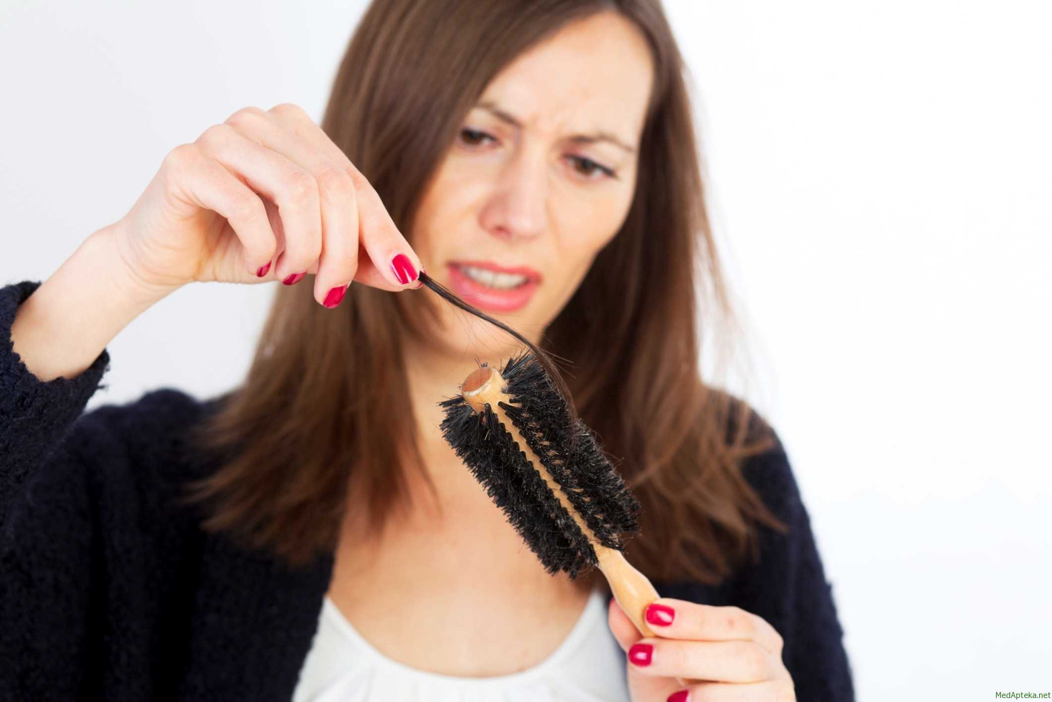 Выпадение волос у женщин: причины и лечение в домашних условиях, средства от выпадения волос для девушек