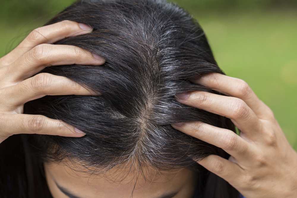 Почему в молодом возрасте седеют волосы на голове? ищем причины и разбираемся в ситуации