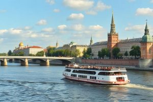 Речная прогулка от Новоспасского моста по Москве-реке: маршрут, виды и полезные советы