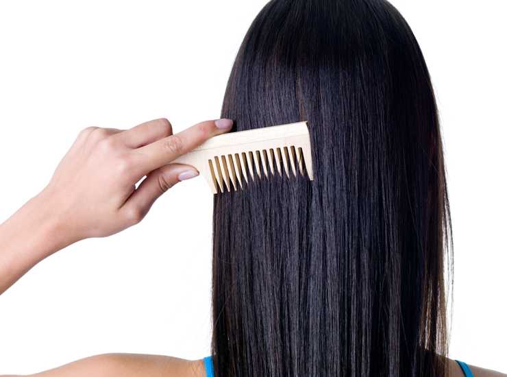 Как правильно расчёсывать волосы