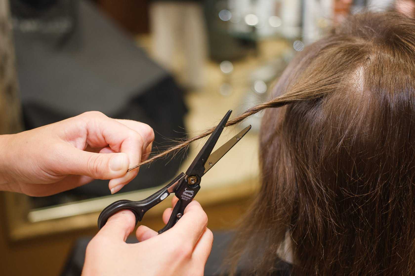 Как подстричь женщину в домашних условиях коротко. как самостоятельно подстричь кончики волос