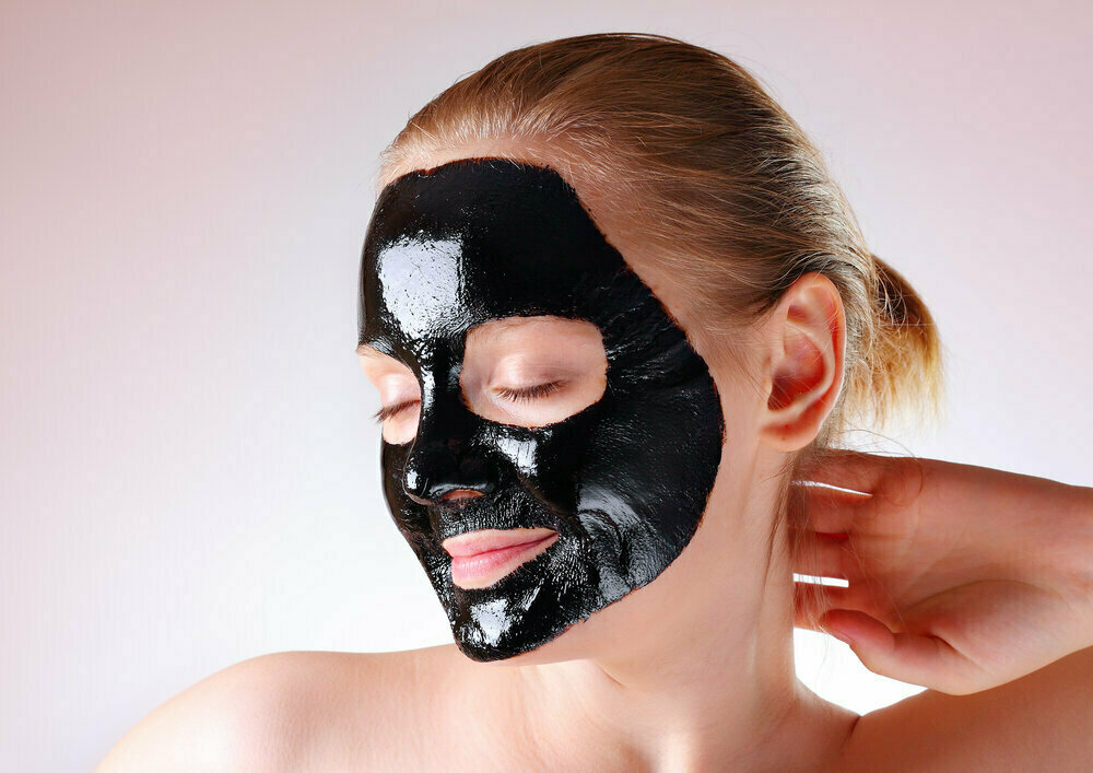 Желатиновые маски в домашних условиях. Фейс Маск. Маска для лица. Черная маска. Маска для лица черная.