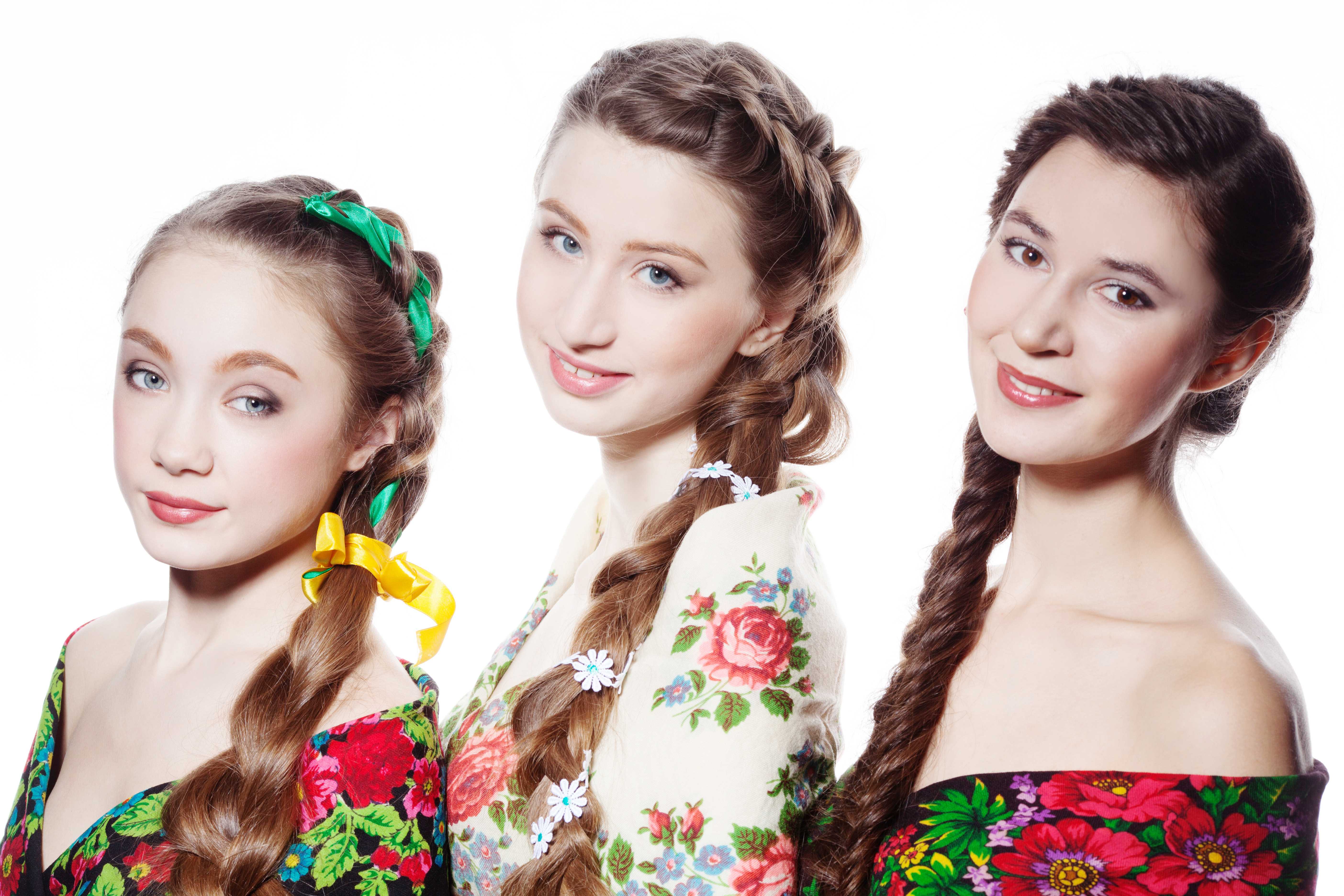 Русские народные прически: как выглядят женские славянские стрижки, фото красавиц с косой, видео, технология выполнения укладок в старинном стиле для танцев, кому они подходят, как сделать самостоятельно, плюсы и минусы, примеры знаменитостей