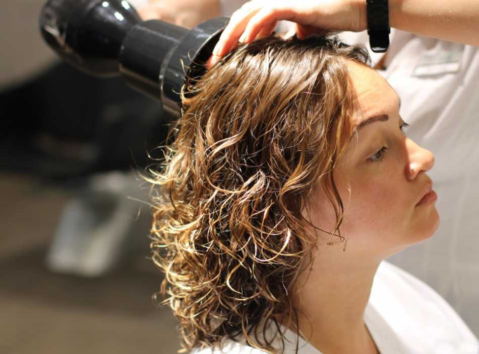 Как восстановить волосы после химической завивки в домашних условиях. как восстановить волосы после химической завивки