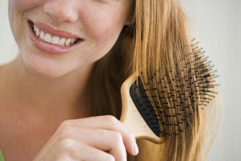 Как правильно расчесывать волосы — подборка советов