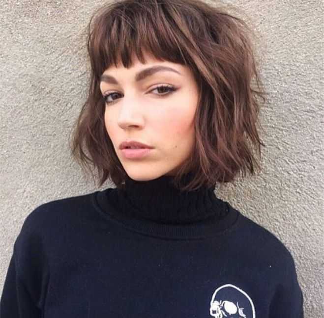 Самая популярная женская стрижка на средние волосы в 2019 – 2020 году