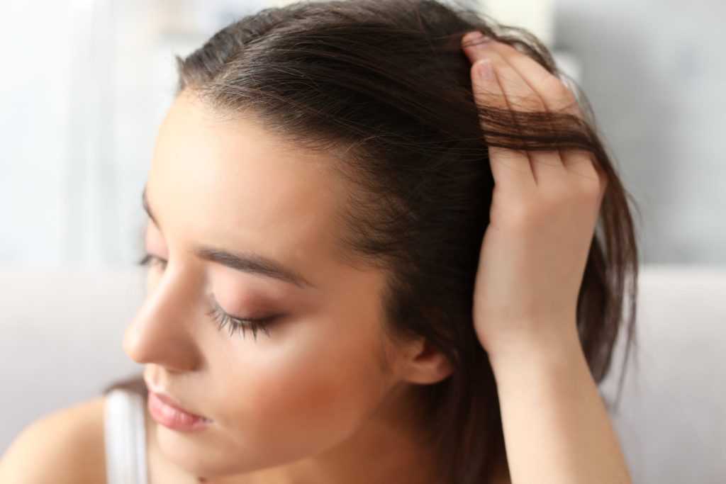 Советы врача-трихолога: как остановить выпадение волос!