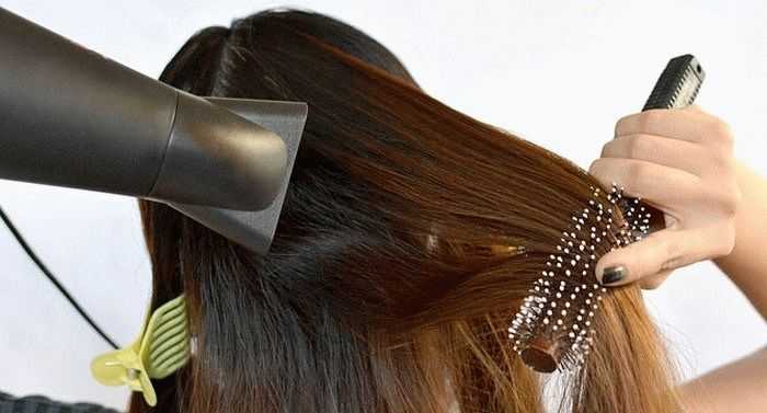 Техника выпрямления волос феном