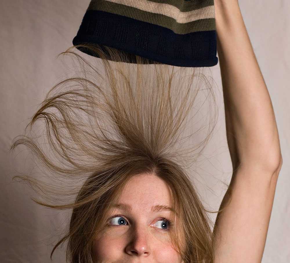 Волосы электризуются: решаем зимний вопрос за 6 простых шагов