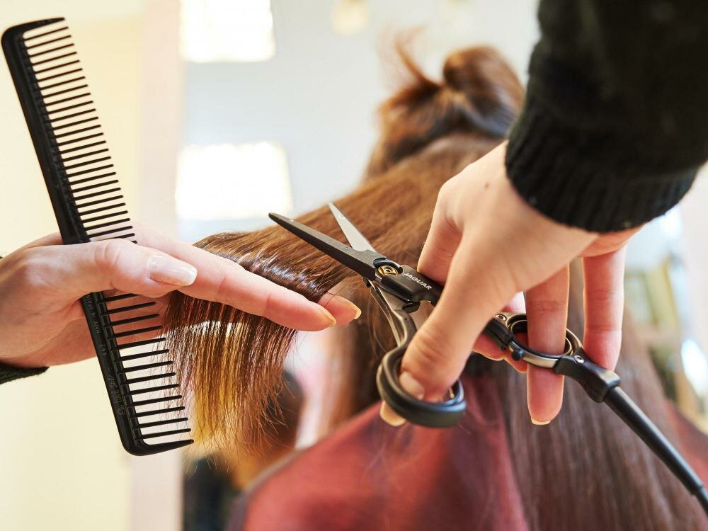 Что такое горячие ножницы для волос: плюсы и минусы процедуры