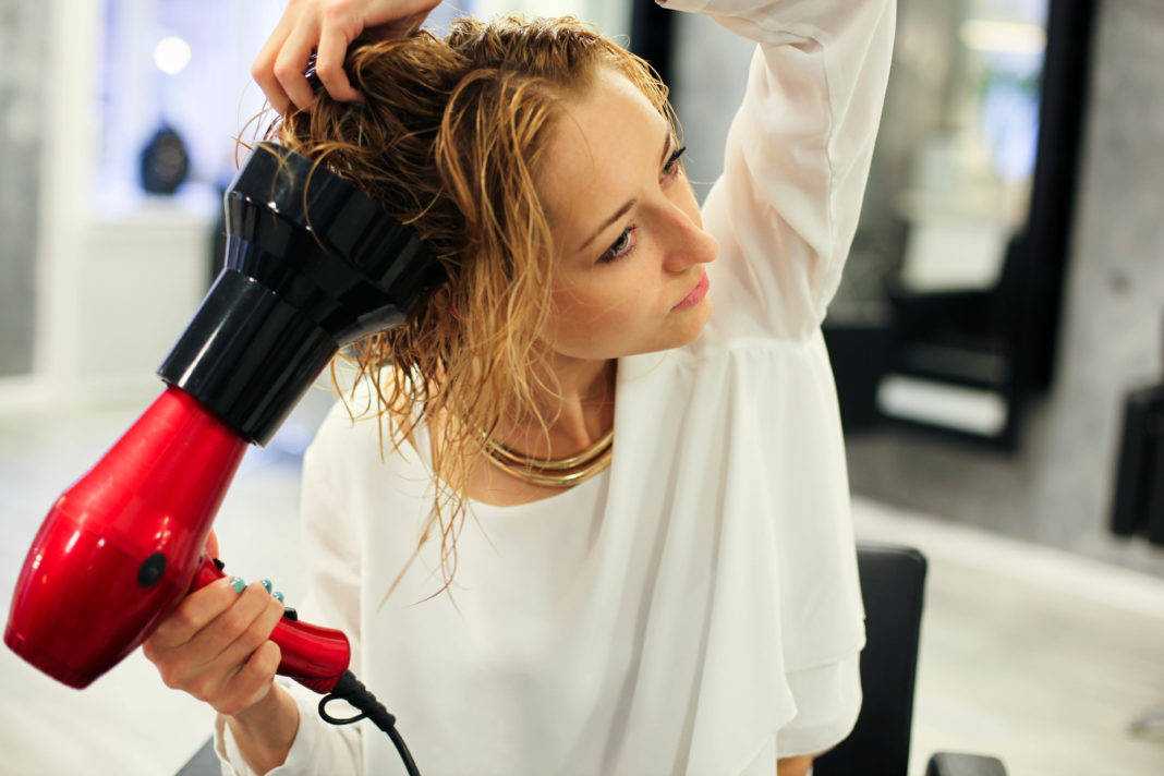 Как красиво и быстро сделать укладку волос феном