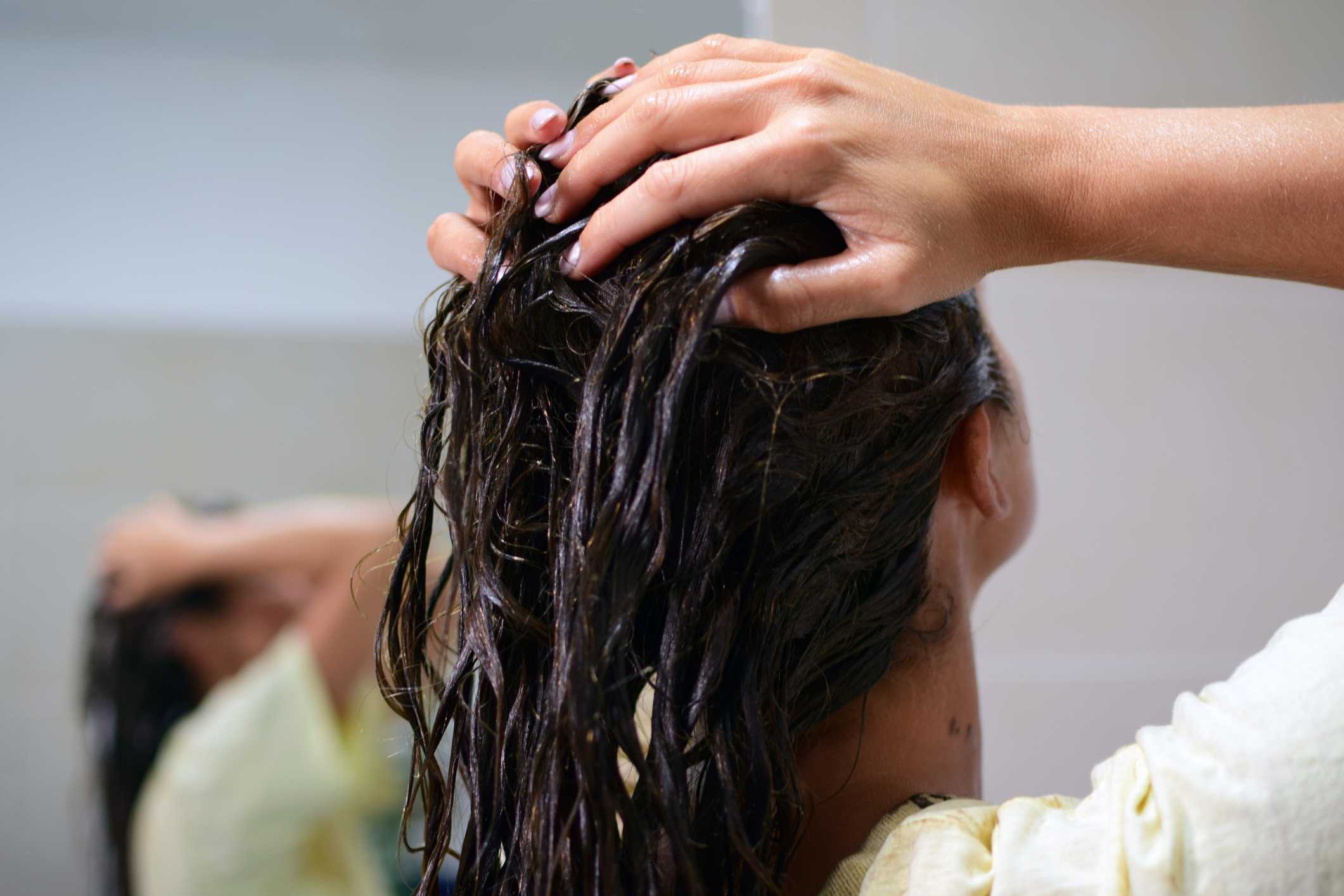 Причины ломкости волос: как оживить сухие пряди