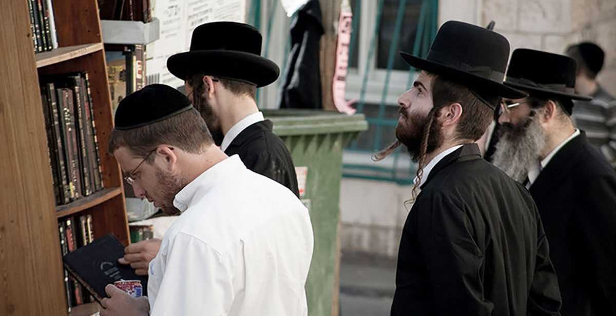 Пейсы у евреев: зачем они нужны, что символизируют, фото женских еврейских причесок, почему иудеи носят черные шляпы, характерные черты стиля в израиле, современные варианты укладок и стрижек