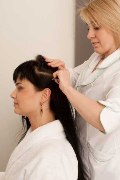 Выпадают волосы: к какому врачу обратиться, советы трихолога при алопеции у женщин, другие специалисты, которые помогут в лечении облысения