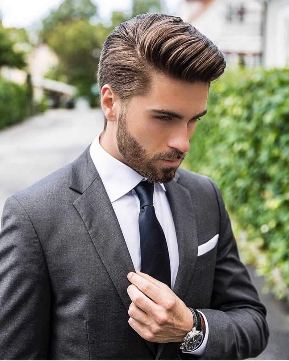 Мужские стрижки для волос средней длины: классика и тренды