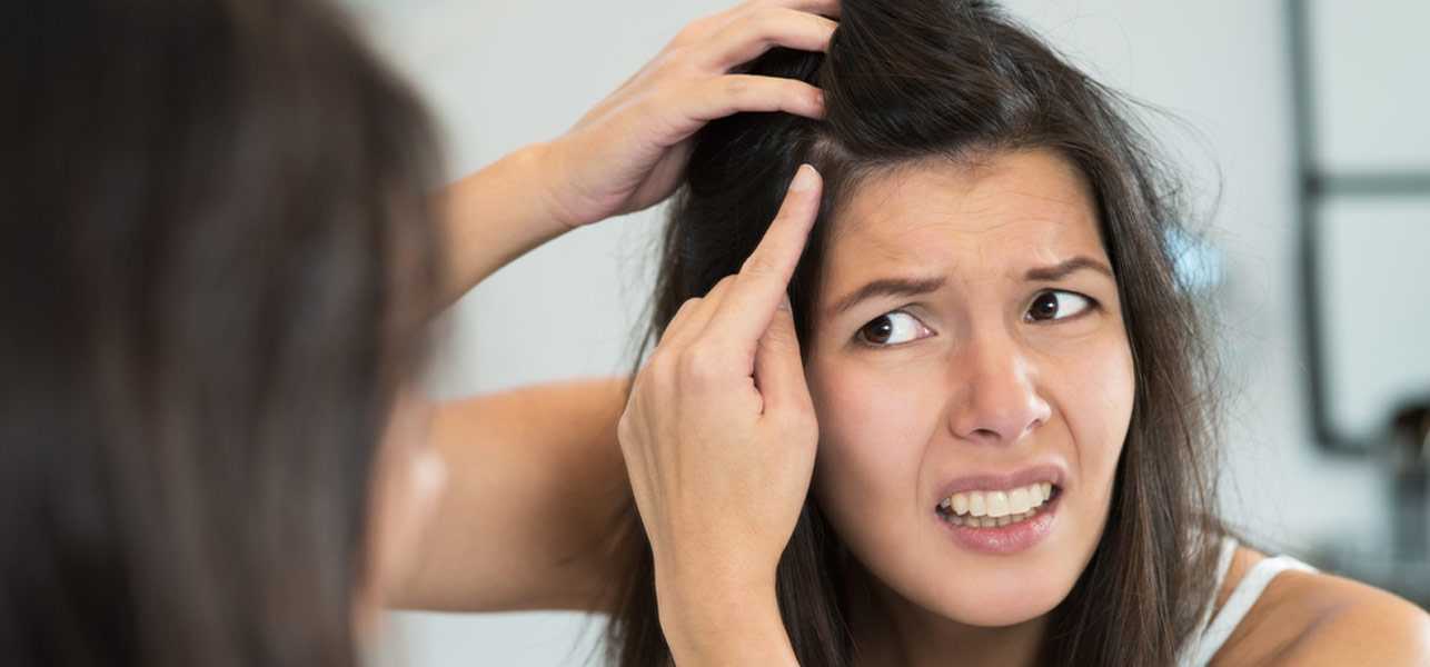 Ранняя седина: почему нельзя вырывать седые волосы на голове