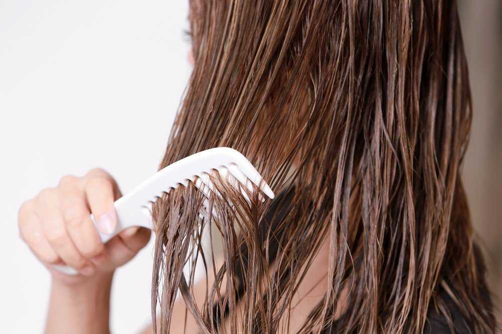 Как правильно расчесывать волосы: избегайте этих ошибок