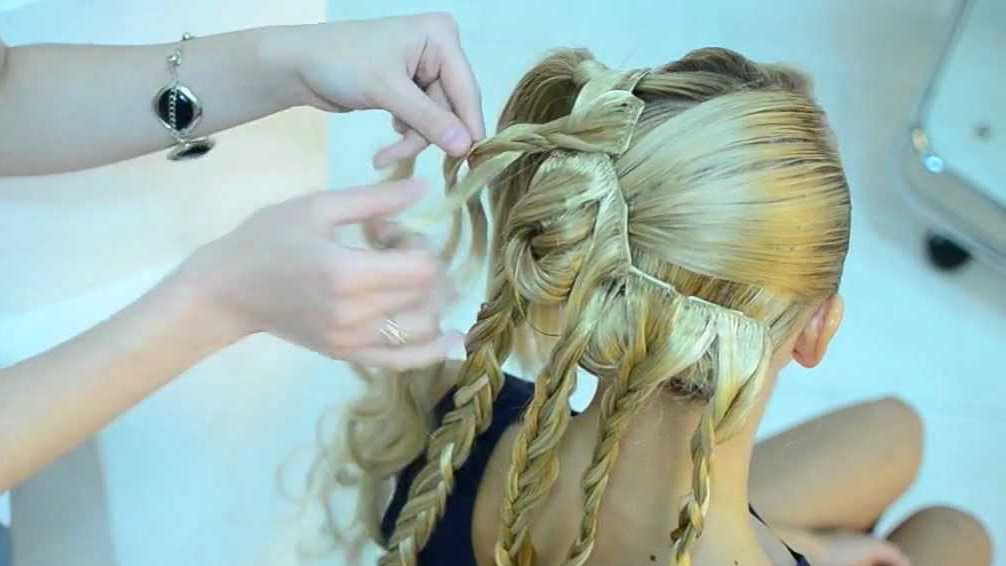 Как наращивают волосы на свадебную прическу