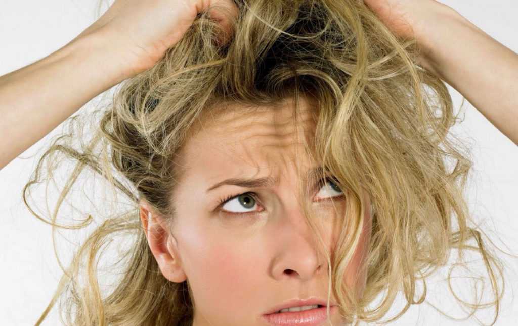 11 способов быстро освежить грязные волосы, если нет времени вымыть голову