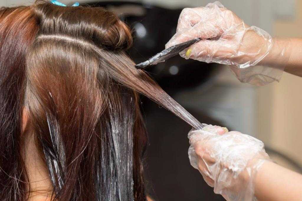 Как покрасить волосы, чтобы не подкрашивать корни