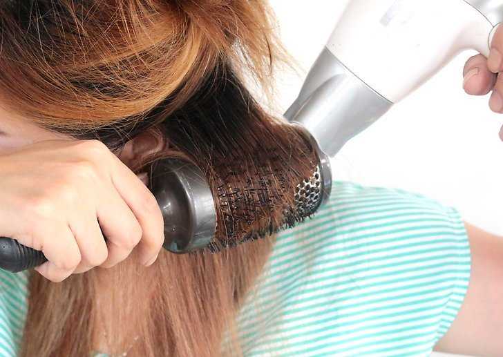 Как выпрямить волосы без утюжка и фена в домашних условия