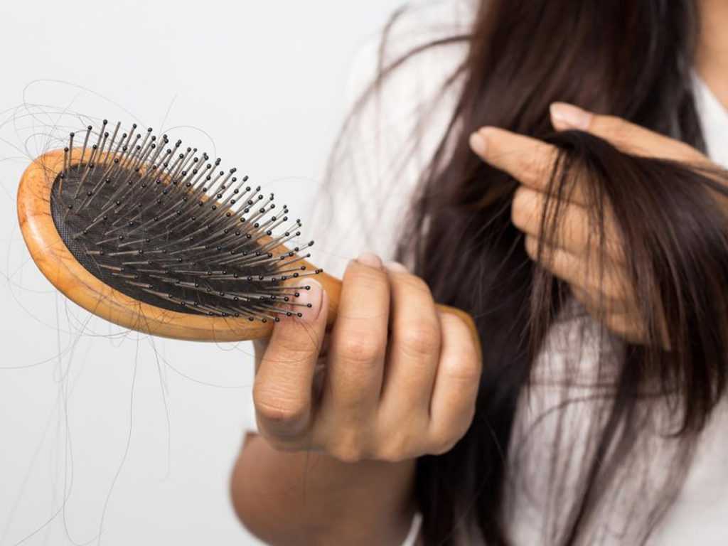 Выпадение волос при климаксе: как остановить