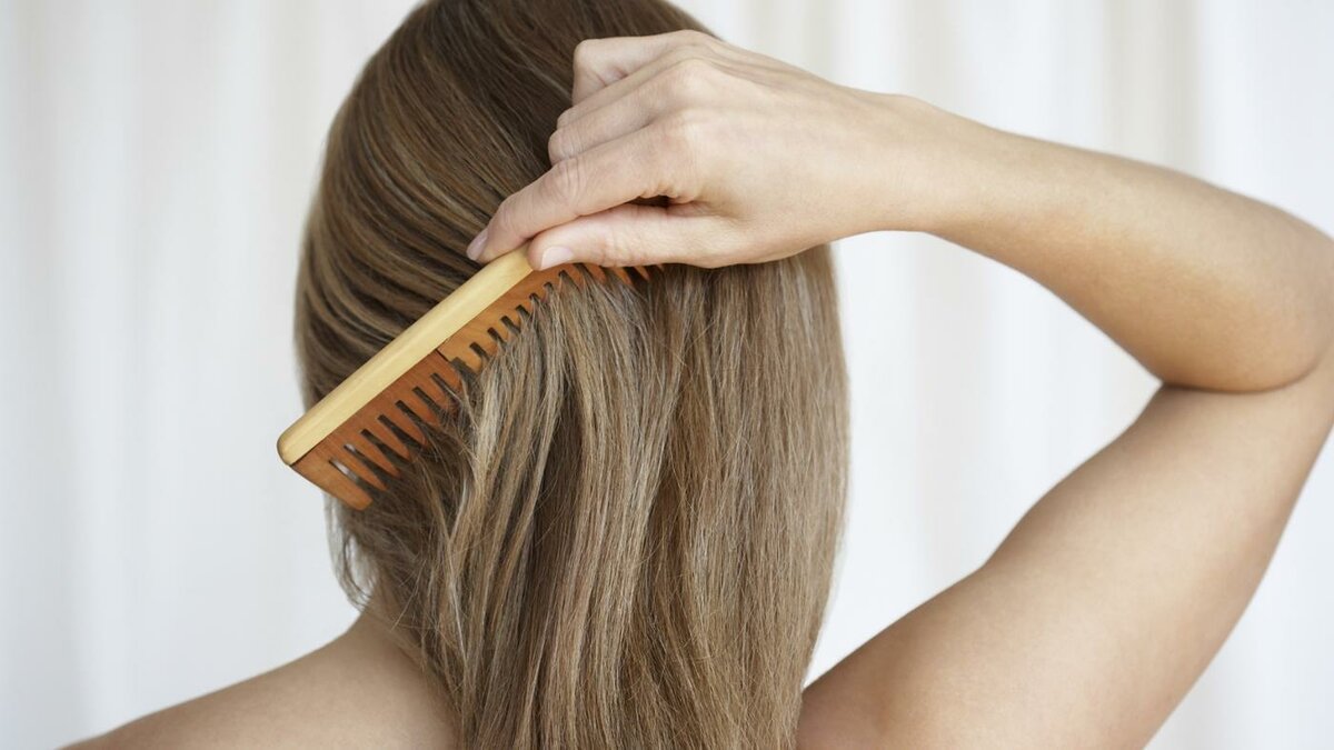 Как правильно расчесывать волосы: избегайте этих ошибок