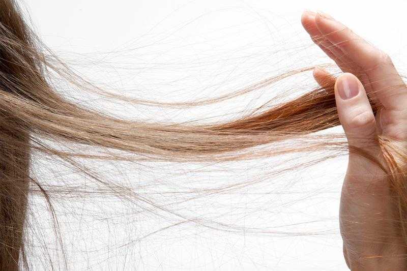 Волосы электризуются: почему и что делать