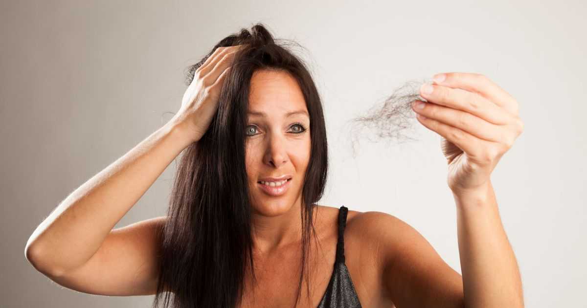 Выпадают волосы после родов: когда это закончится?