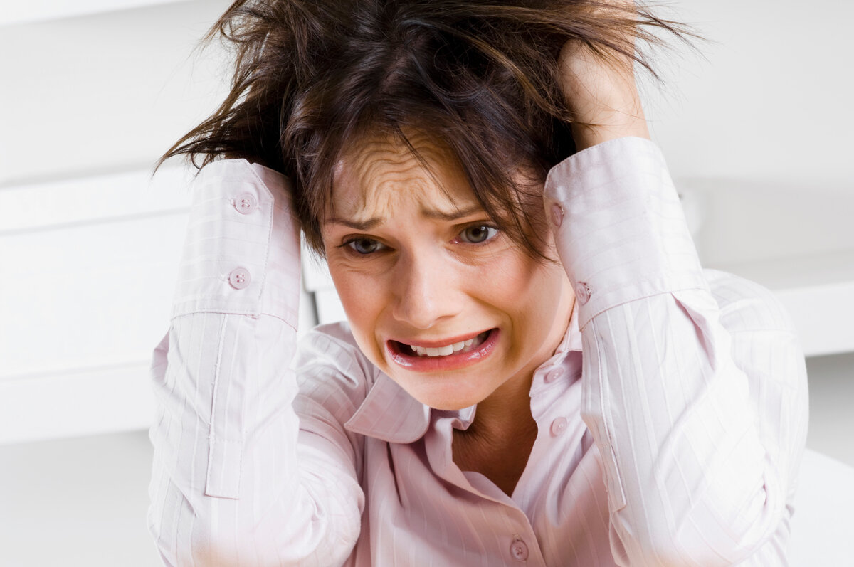 Стресс может стать причиной выпадения волос