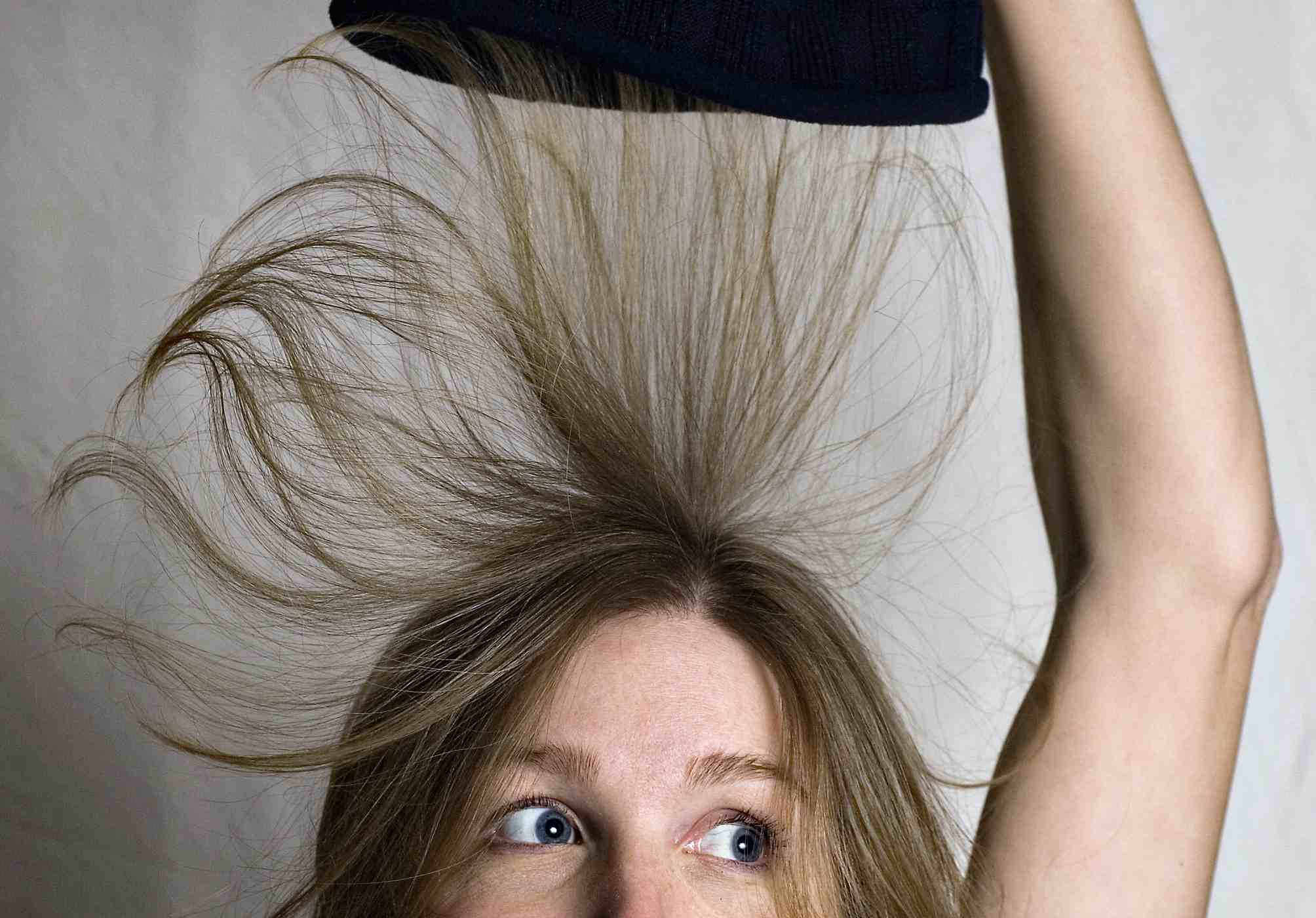 Как ухаживать за волосами, которые пушатся и вьются от повышенной влажности: мои проверенные способы